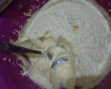 Foto langkah ke 2 dari resep Kue semprit susu.