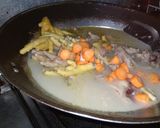 Foto langkah ke 5 dari resep Sop ceker.