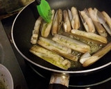 Foto del paso 2 de la receta: Navajas al ajillo