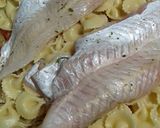 Foto del paso 4 de la receta: Moños primavera con merluza al vapor