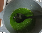 A picture of step 2 of Spinach soup with cucumber noodles.