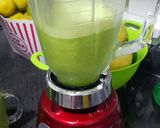 Foto del paso 2 de la receta: Detox verde (jugo verde) 🍊🍍🥬🥒❤🌱