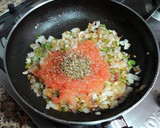 Foto del paso 7 de la receta: Berenjena asada al horno rellena de atún y queso