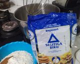 Foto langkah ke 3 dari resep Hummingbird Cake.