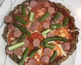 Foto del paso 5 de la receta: Pizza con masa de brócoli 🥦 (sin horno, en sartén)