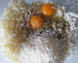 Foto del paso 3 de la receta: Pizza de coliflor con tres quesos y nueces