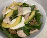 Foto del paso 4 de la receta: Ensalada de quinoa, mozzarella y pollo con aliño de miel y mostaza