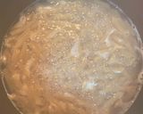 Foto del paso 1 de la receta: Macarrones con salsa de pera y salmón