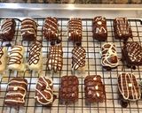 Foto del paso 10 de la receta Bombones de mazapán, rellenos de fruta escarchada