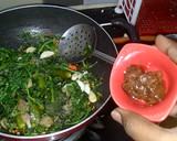 சீஸீ பிரட் ஆம்லெட் ரெசிபி ஸ்டேப் 2 புகைப்படம்