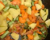 A picture of step 4 of Vegetable rice.