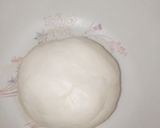 A picture of step 2 of Veg cheese pizza.