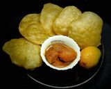 লুচি ও আলুর দম (luchi o aloor dum recipe in Bengali) রেসিপি ধাপ - 12 ছবি