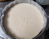 Foto del paso 3 de la receta: Tarta de yogur de fresa
