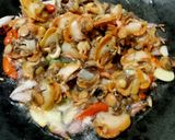 Foto langkah ke 4 dari resep Tumis Kerang Dara.