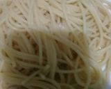 Foto langkah ke 4 dari resep Noodle With Garlic Butter Prawn.
