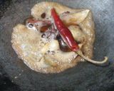A picture of step 2 of Shahi kaju and mango curry.
