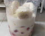 Foto langkah ke 3 dari resep Smoothies Pisang Sunpride Strawberry.