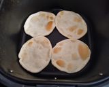 Foto del paso 4 de la receta: Mini pizzas de pollo en Freidora de aire o al Horno tú eliges