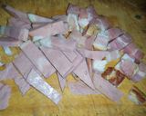 Foto del paso 2 de la receta: Repollo especiado sobre almohadoncitos de papa y coronita de panceta
