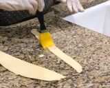 Foto del paso 1 de la receta: Tequeños y pastelitos