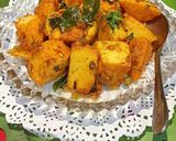 A picture of step 3 of Leftover Idli Fry.