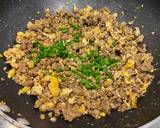 เนื้อสับผัดไข่กระเทียมเจียว วิธีทำสูตร 4 รูป