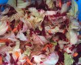 Foto del paso 5 de la receta: Cabitos de acelga acompañando de una ensalada