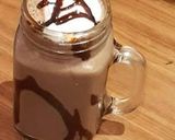 A picture of step 6 of Cold coco with ice cream.