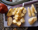Foto del paso 1 de la receta Bizcocho suave con cubierta de manzanas, de azúcar, de canela y de nueces