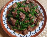Hình bước làm 4 của món Tim cật xào hẹ
