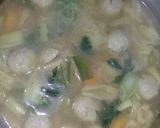 Foto langkah ke 5 dari resep Sayur sop bakso.