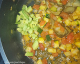 Foto del paso 4 de la receta: Arroz seco de verduras, gambas y aguacate
