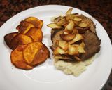 Foto del paso 7 de la receta: Peceto al horno con puré de coliflor y chips de mandioca