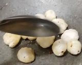 A picture of step 2 of Dhaniya Panjiri.