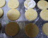 Foto del paso 3 de la receta: Alfajores de maizena de colores