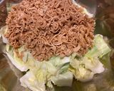รูปขั้นตอนการทำที่ 2 ของ ผัดมาม่า🍝