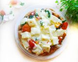 पनीर ओव्हरलोडेड चीझ पिझ्झा (paneer cheese pizza recipe in marathi) रेसिपी स्टेप 7 फोटो 
