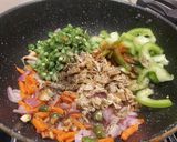 A picture of step 3 of Chicken and Mixed Vegetables Spring Roll.