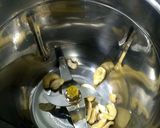 A picture of step 6 of Green Peas Burfi.