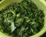 A picture of step 1 of Stir Fry Kangkong.
