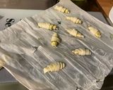 Une image de l'étape 3 de Minis croissants feuilletés au pesto de céleri et parmesan.