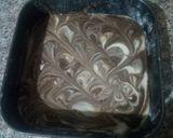 Une image de l'étape 1 de Cake marbré au glaçage rocher.