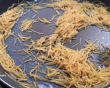 Foto del paso 2 de la receta: Sartén de fideos con champiñones