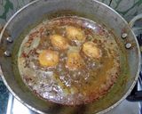 A picture of step 8 of Egg Gravy.