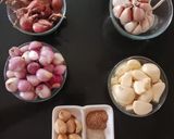 Foto langkah ke 1 dari resep Bumbu Dasar Putih.