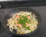 Foto del paso 2 de la receta: Tallarines  con espirulina a la marinera