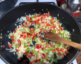 Foto del paso 4 de la receta: Sopa de tomate a mi manera con huevo duro en lékué