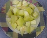 A picture of step 2 of Muskmelon juice.