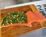 Une image de l'étape 2 de Pavé de saumon farci aux herbes fraîches.